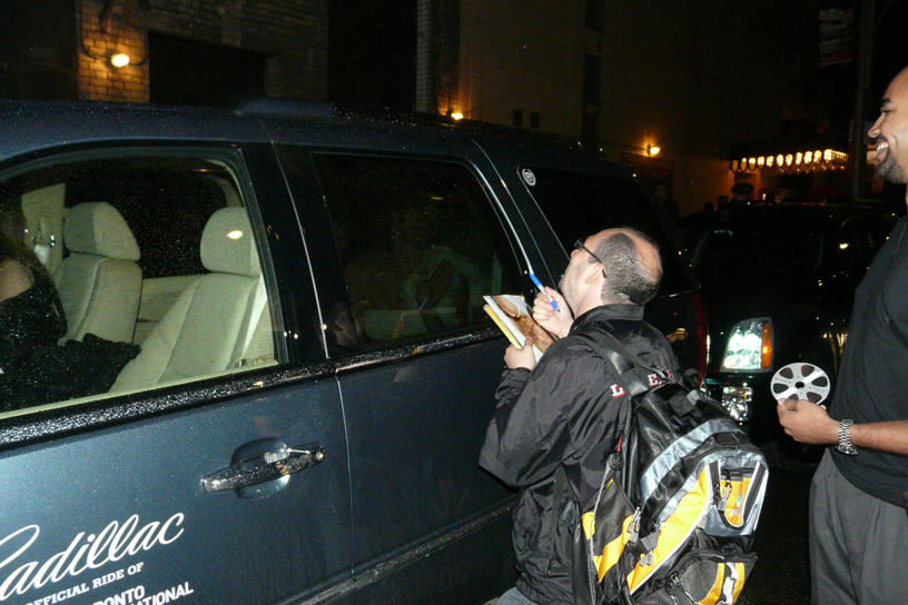 Die_Hard_Autograph_Collector_Begs_Jessica_Biel_to_Roll_down_the_Window_after_the_TIFF_08_Premiere_of_Easy_Virtue.jpg