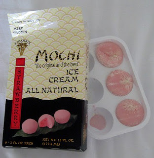 japanese+strawberry+mochi+ice+cream.jpg