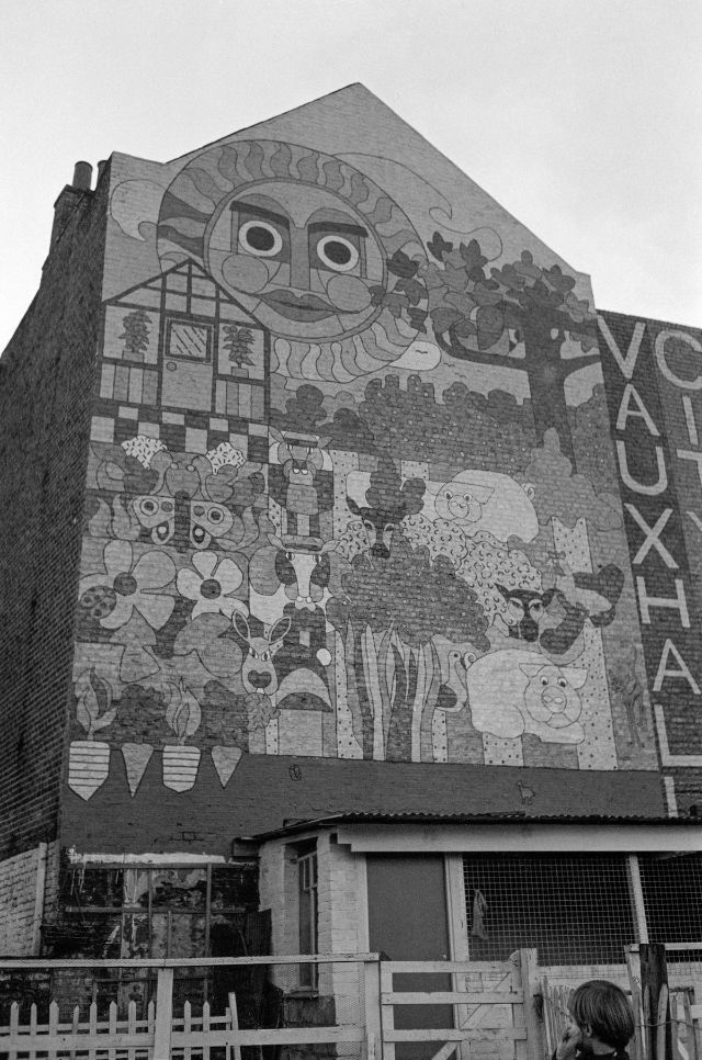 vauxhall-south-london-1980s-02.jpg